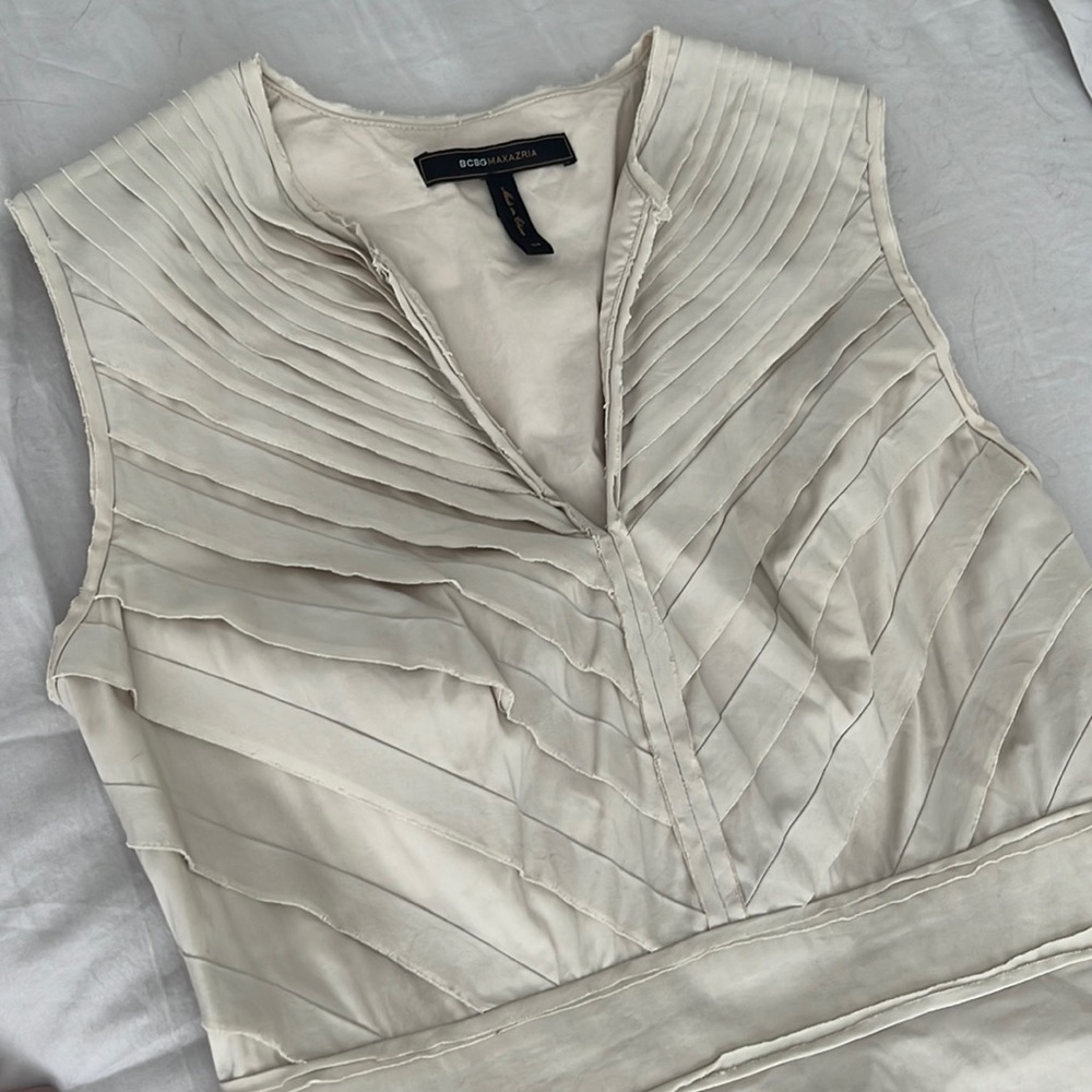 BCBG Maxazria UNIQUE tan sleeveless fitted dress.